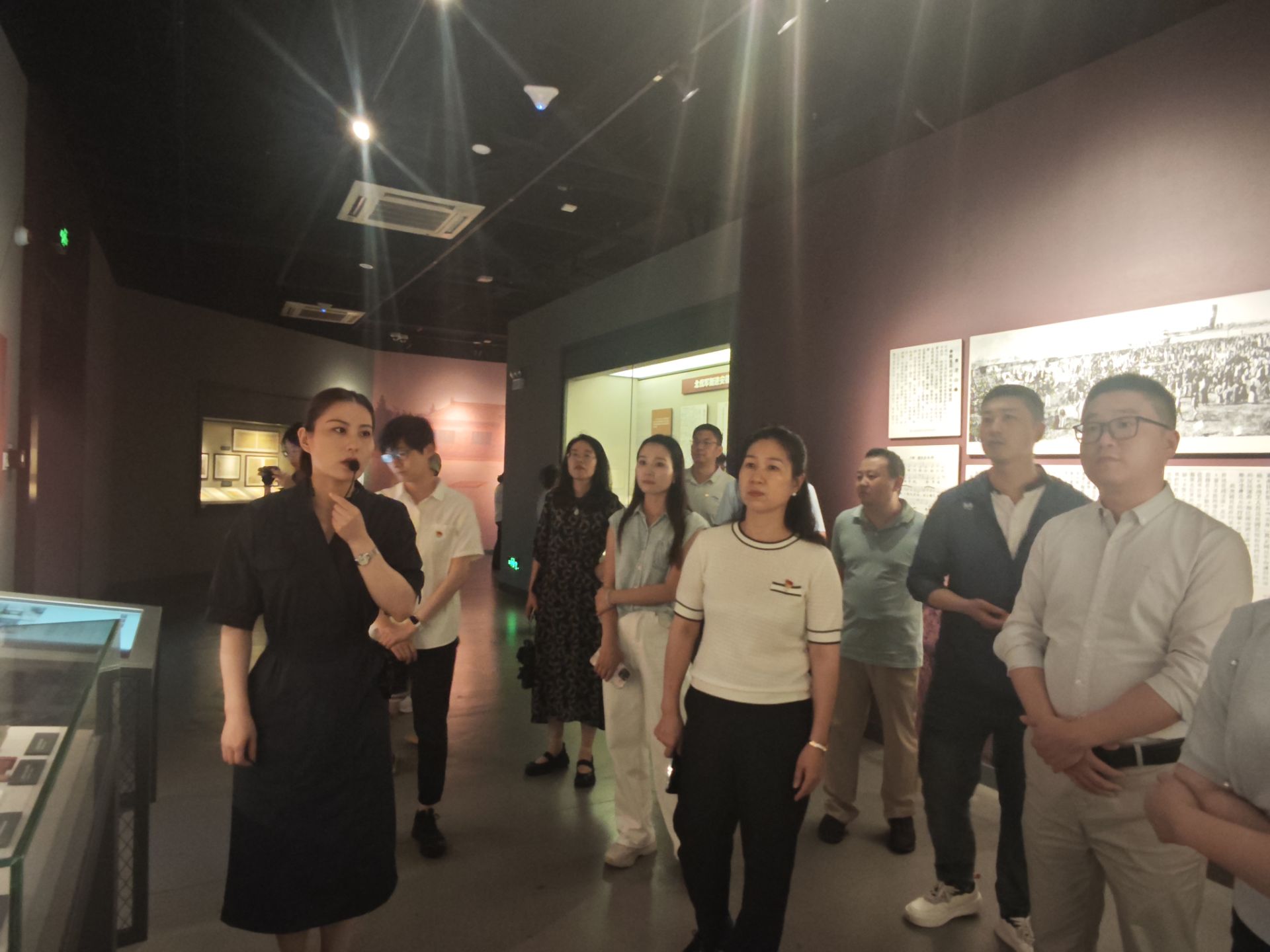 国元保险经纪党支部赴安徽博物院开展参观“烽火江淮”展主题党日活动